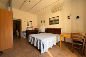 CASA INDIPENDENTE A FONDI