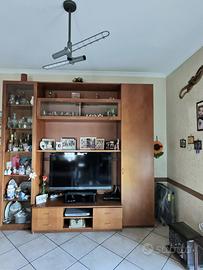 Parete attrezzata in legno