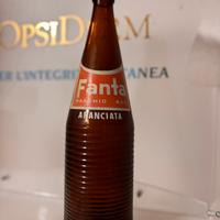 Bottiglia fanta antica da collezione