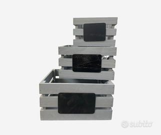 Set 3 cassette in legno grigio con lavagnetta