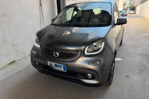 Vendi smart fourfour come nuova