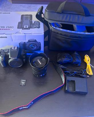 Kit Canon EOS 250D + obiettivo e accessori