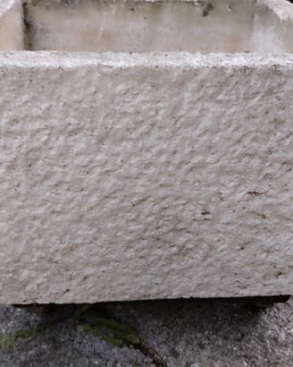 Vaso in cemento per fiori 