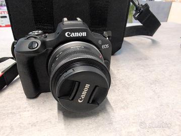 Canon EOS R100 + Obiettivo 18-45mm + Accessori