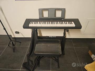Yamaha Piaggero NP-15 + supporto + sgabello + telo