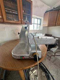 Affettatrice professionale  in alluminio
