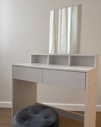 Toeletta trucco con sgabello