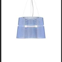 Lampadario Kartell azzurro.