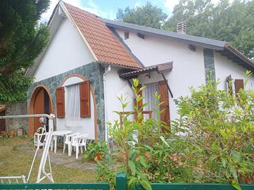 VILLA SINGOLA A PONZONE