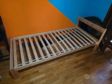 letto in legno ikea