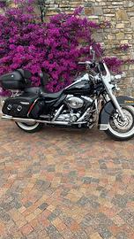 Moto HARLEY DAVISON ROAD KING