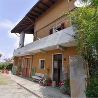 Stabile-Palazzo a Taino