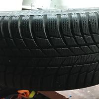 Gomme invernali Bridgestone Misura 225 40 R18 92V