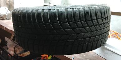 Gomme invernali Bridgestone Misura 225 40 R18 92V