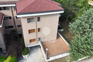 4 LOCALI A L'AQUILA