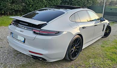 Porsche panamera 4 gts Exesecutive permuto