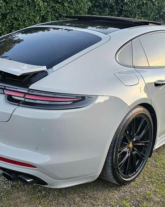 Porsche panamera 4 gts Exesecutive permuto