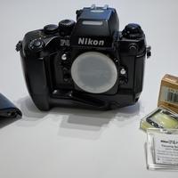 Nikon F4S -solo corpo-