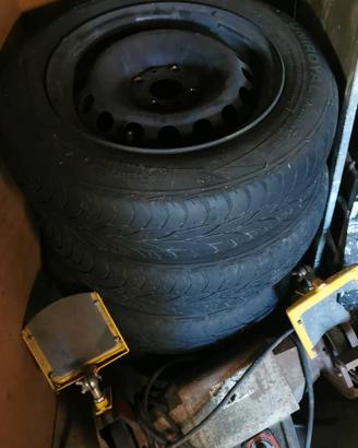 2 cerchi in acciaio per Fiat Punto usati