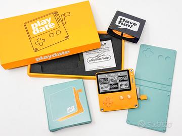 PlayDate Console perfetta con custodia e box