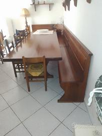 tavolo taverna panca mensole sedie 