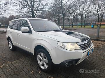 SUBARU FORESTER 2,0 4X4 DIESEL-GANCIO DI TRAINO