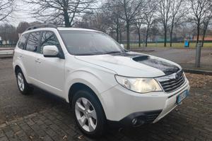 SUBARU FORESTER 2,0 4X4 DIESEL-GANCIO DI TRAINO