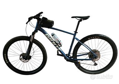 Mountain Bike Giant Hardtail 