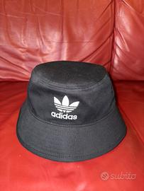 Cappello adidas nuovo con cartellino
