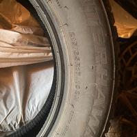 4 Pneumatici invernali 215/65R17