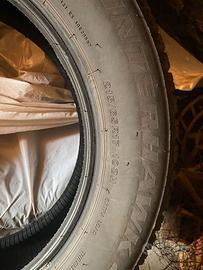 4 Pneumatici invernali 215/65R17