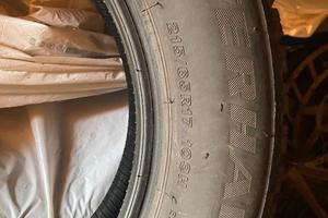 4 Pneumatici invernali 215/65R17