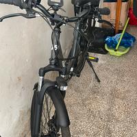 Bici elettrica con pedalata assisteita