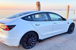 TESLA MODEL 3 PERFORMANCE COME NUOVA