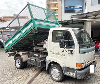 NISSAN CABSTAR 3.0 TDi - AUTOCARRO 3 POSTI - CASSO