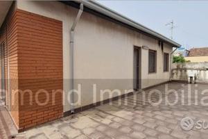 Casa singola su due livelli con garage a Riposto