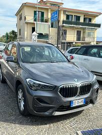 BMW x1 grigio metallizzato