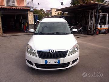 Skoda Roomster 1.6 TDI CR 90CV Scout 13