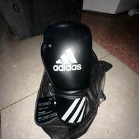  guantoni da boxe Adidas 