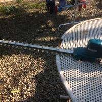 Tagliasiepi telescopico a batteria MAKITA