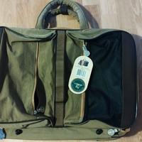 Borsa verde e nera nuova