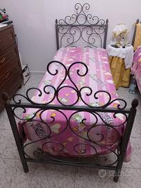 Letti singoli in ferro battuto artigianali