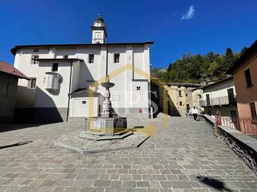 Rustico / Casale di 217 m² con 4 locali e posto au