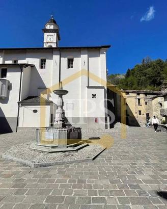 Rustico / Casale di 217 m² con 4 locali e posto au