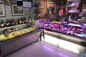 Attività di macelleria storica in centro
