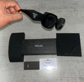 Occhiali da sole Prada Neri con Custodia
