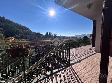 CASA SEMINDIPENDENTE A SARZANA