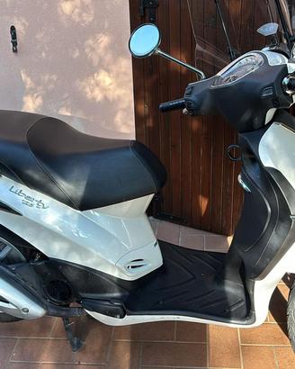 Piaggio Liberty 125 (2012) – Bianco Perla – 20.000