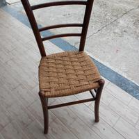 Sedia in legno impagliata