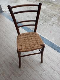 Sedia in legno impagliata